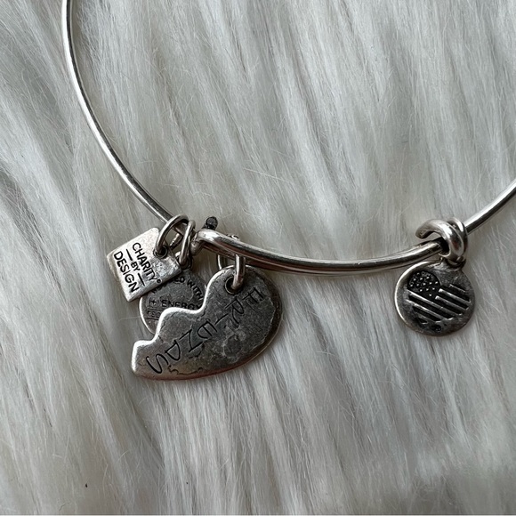 Alex and Ani Rafaelian Silver Best Friend Half Heart ‘FRIEND’ Charm Bangle - Picture 2 of 3